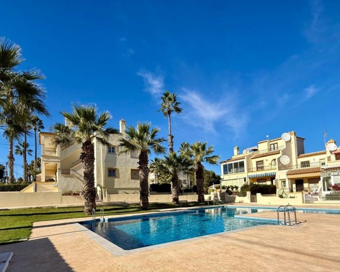 Image No.12-2 Bed Townhouse for sale