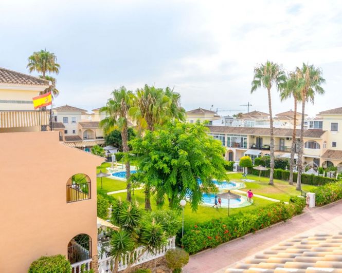 Image No.20-3 Bed Townhouse for sale