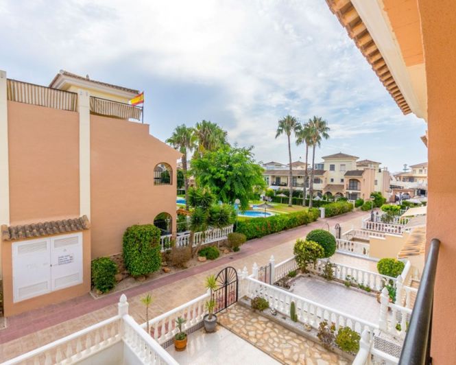 Image No.21-3 Bed Townhouse for sale