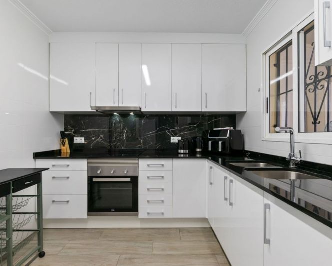 Image No.8-3 Bed Townhouse for sale