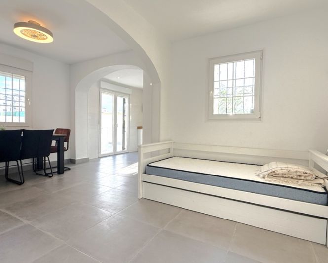 Image No.18-2 Bed Villa for sale