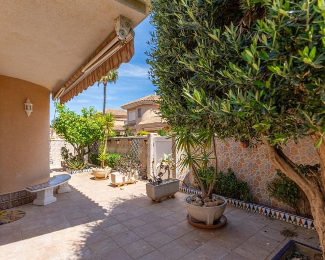 Image No.2-3 Bed Villa for sale