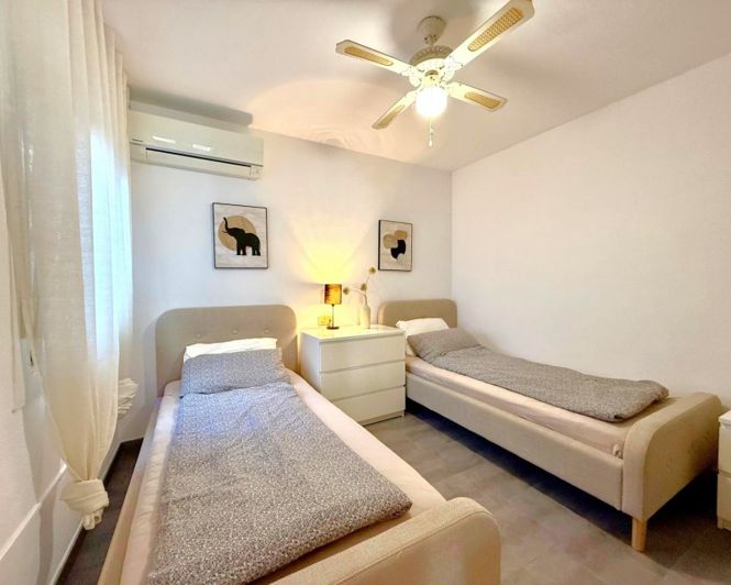 Image No.16-3 Bed Townhouse for sale