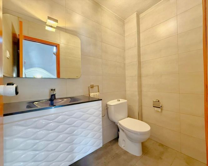 Image No.17-3 Bed Townhouse for sale