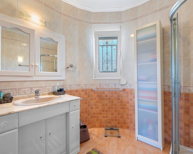 Image No.19-3 Bed Villa for sale