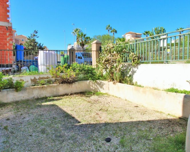 Image No.30-3 Bed Townhouse for sale