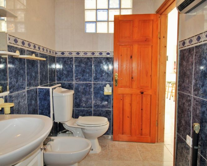 Image No.31-3 Bed Townhouse for sale