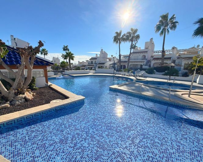 Image No.12-3 Bed Townhouse for sale