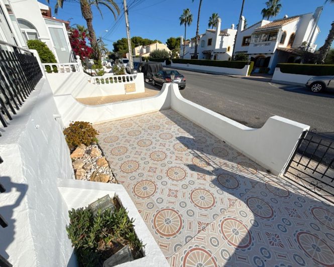 Image No.15-3 Bed Townhouse for sale