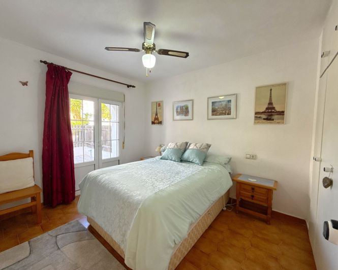 Image No.21-3 Bed Townhouse for sale