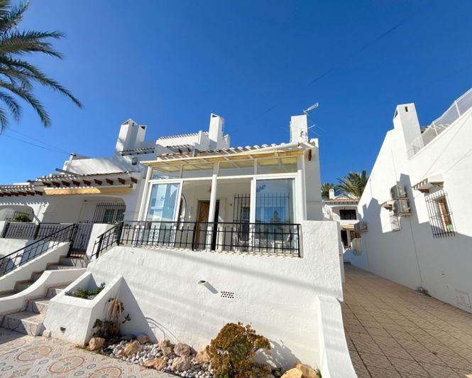 Image No.30-3 Bed Townhouse for sale