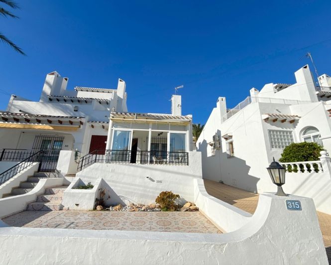 Image No.8-3 Bed Townhouse for sale