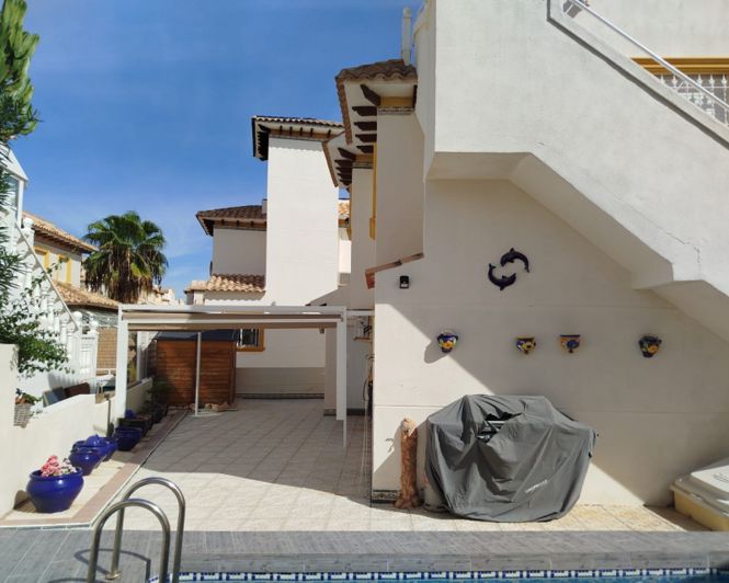 Image No.12-3 Bed Villa for sale