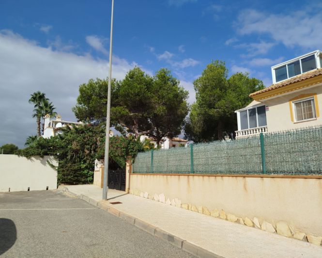 Image No.37-3 Bed Townhouse for sale