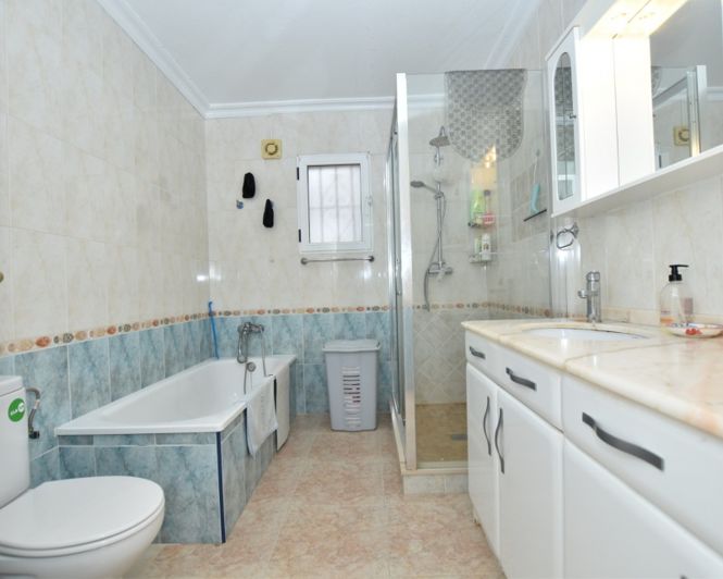 Image No.18-3 Bed Villa for sale