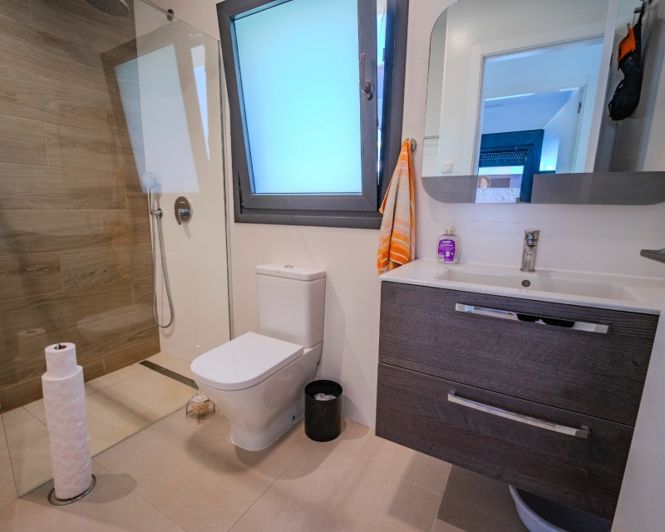 Image No.17-3 Bed Townhouse for sale