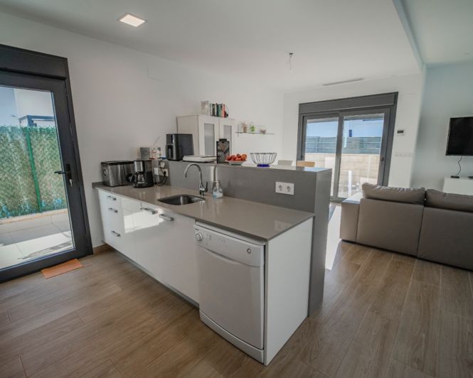 Image No.22-3 Bed Townhouse for sale