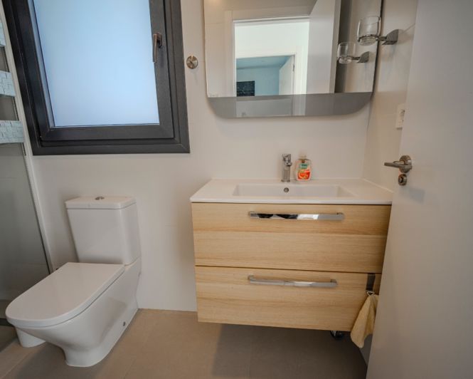 Image No.26-3 Bed Townhouse for sale