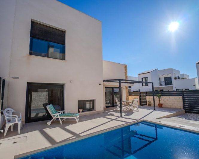 Image No.3-3 Bed Townhouse for sale