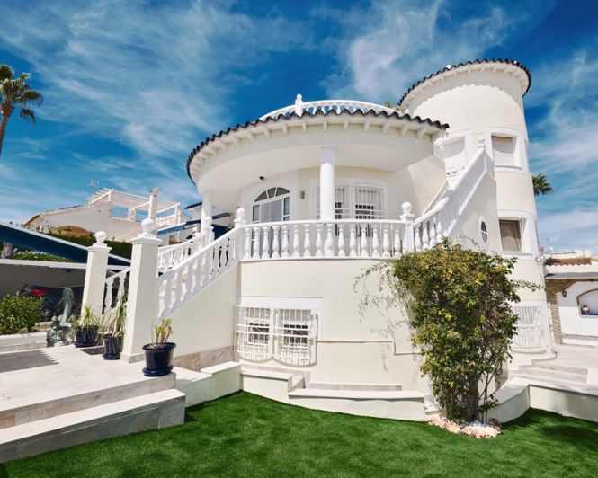 Image No.2-4 Bed Villa for sale