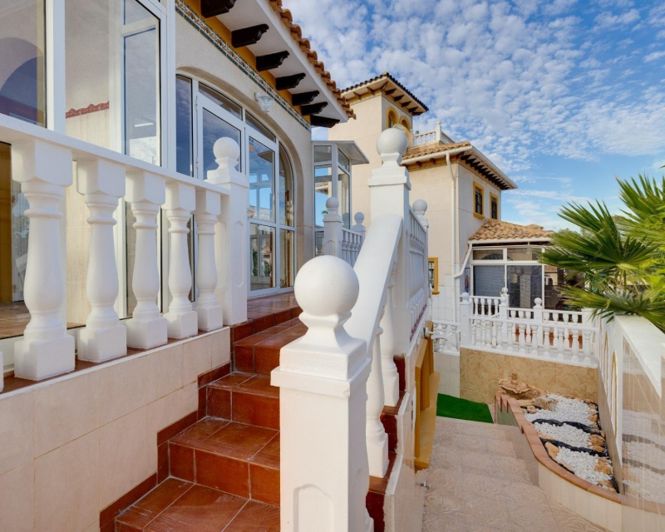 Image No.17-4 Bed Villa for sale