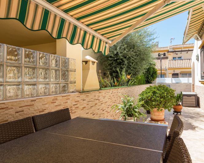 Image No.2-3 Bed Townhouse for sale