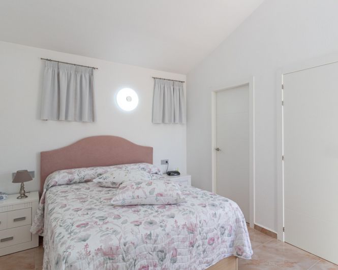 Image No.26-3 Bed Townhouse for sale