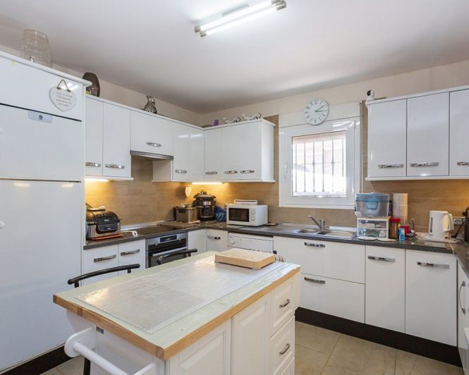 Image No.10-6 Bed Villa for sale