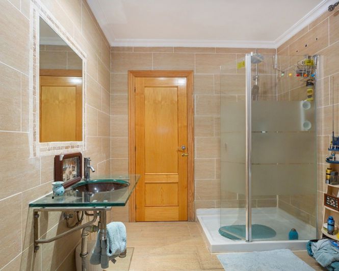 Image No.25-6 Bed Villa for sale