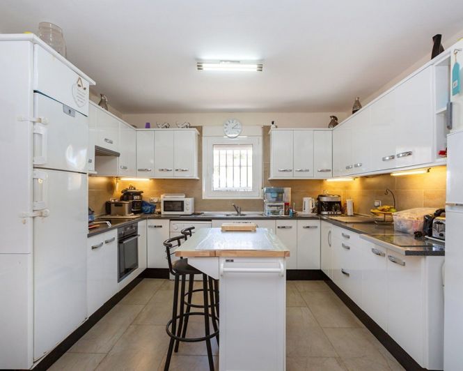 Image No.8-6 Bed Villa for sale