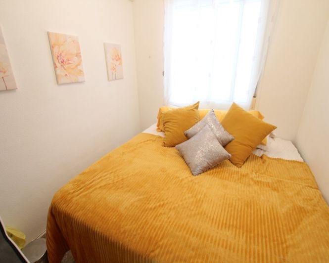 Image No.12-3 Bed Townhouse for sale