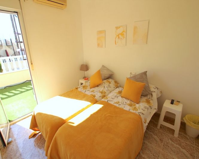 Image No.20-3 Bed Townhouse for sale