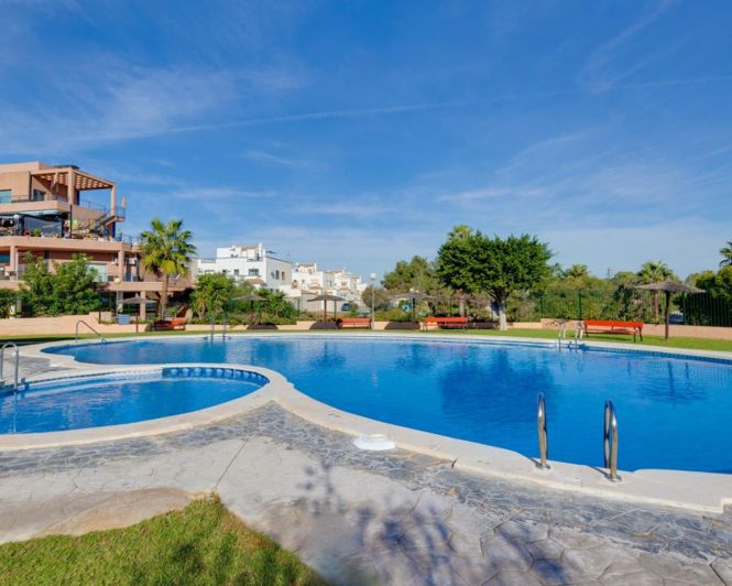 Image No.50-2 Bed Apartment for sale