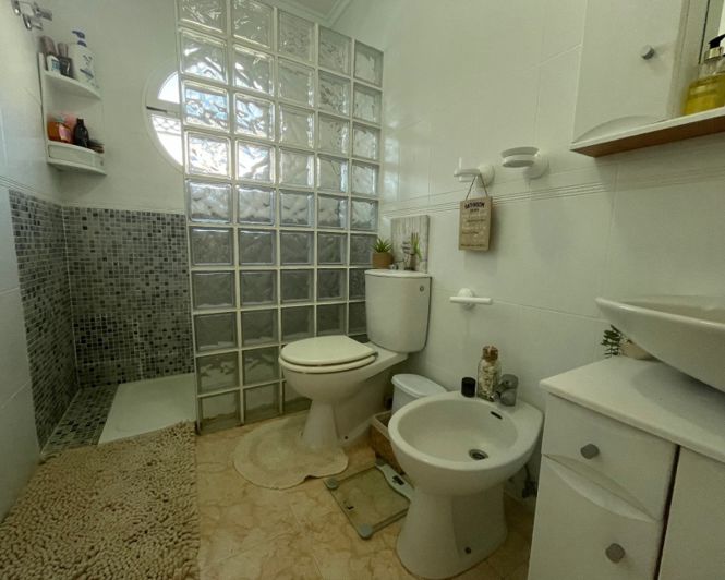 Image No.28-2 Bed Bungalow for sale