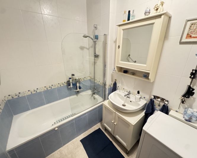 Image No.16-2 Bed Apartment for sale