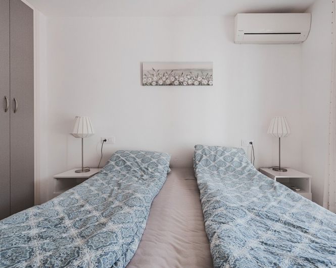 Image No.20-3 Bed Townhouse for sale