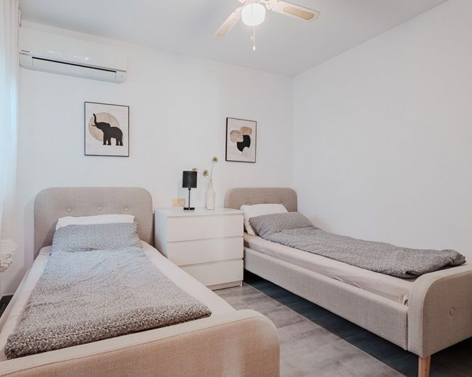 Image No.22-3 Bed Townhouse for sale