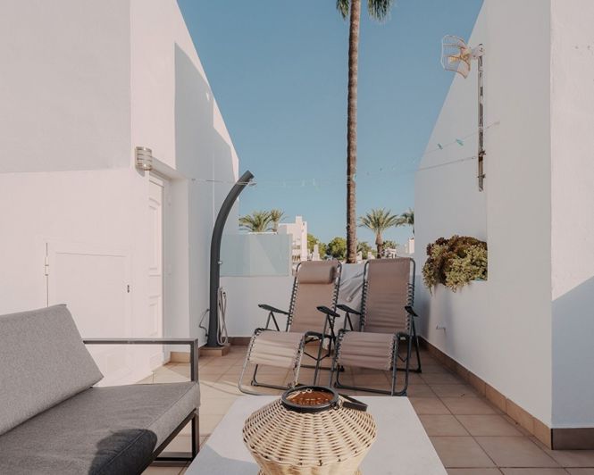 Image No.28-3 Bed Townhouse for sale