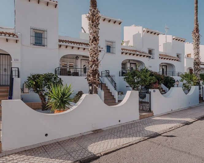 Image No.37-3 Bed Townhouse for sale