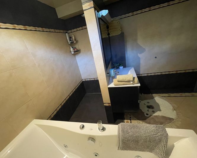 Image No.29-5 Bed Villa for sale