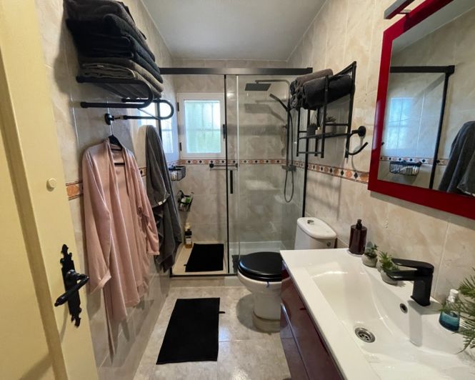 Image No.44-5 Bed Villa for sale