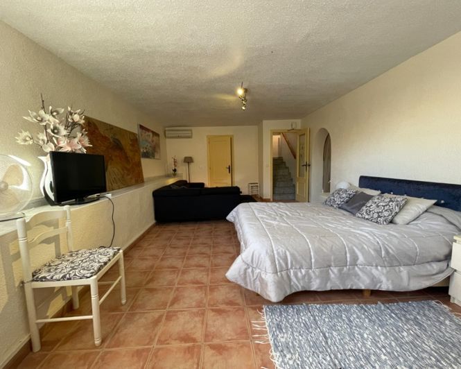 Image No.6-5 Bed Villa for sale