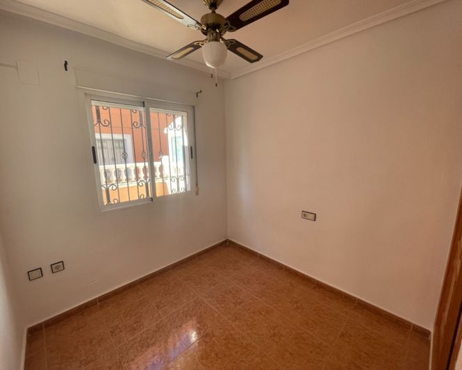 Image No.8-3 Bed Townhouse for sale