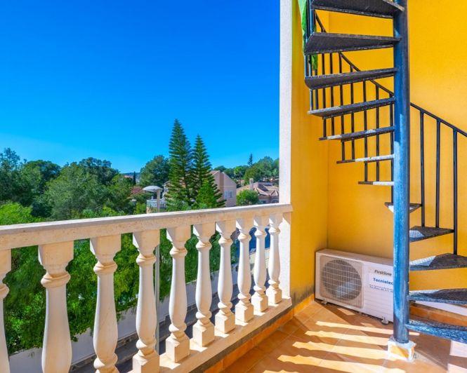 Image No.25-2 Bed Townhouse for sale