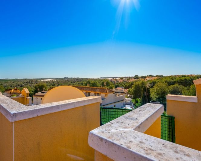 Image No.26-2 Bed Townhouse for sale