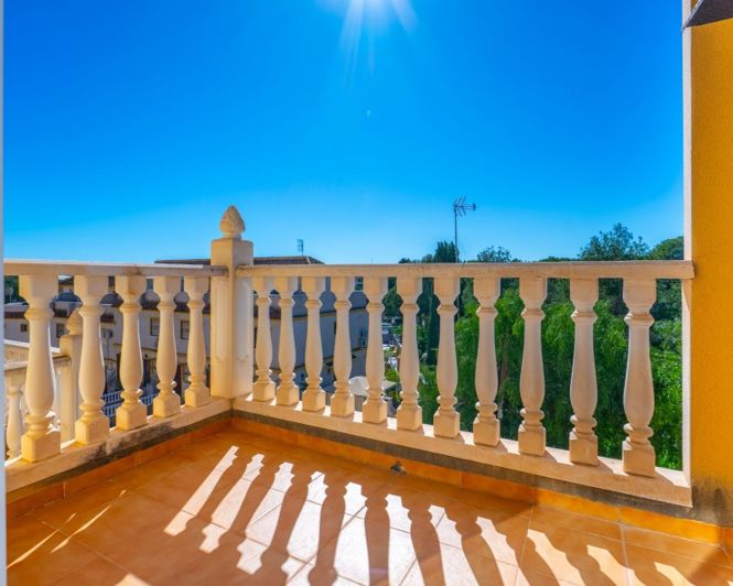 Image No.27-2 Bed Townhouse for sale