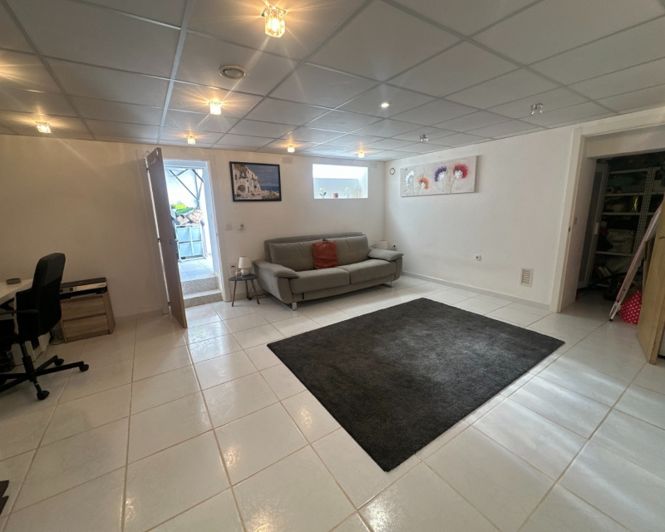 Image No.19-3 Bed Villa for sale