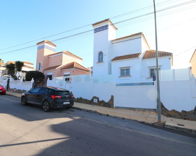 Image No.4-4 Bed Villa for sale