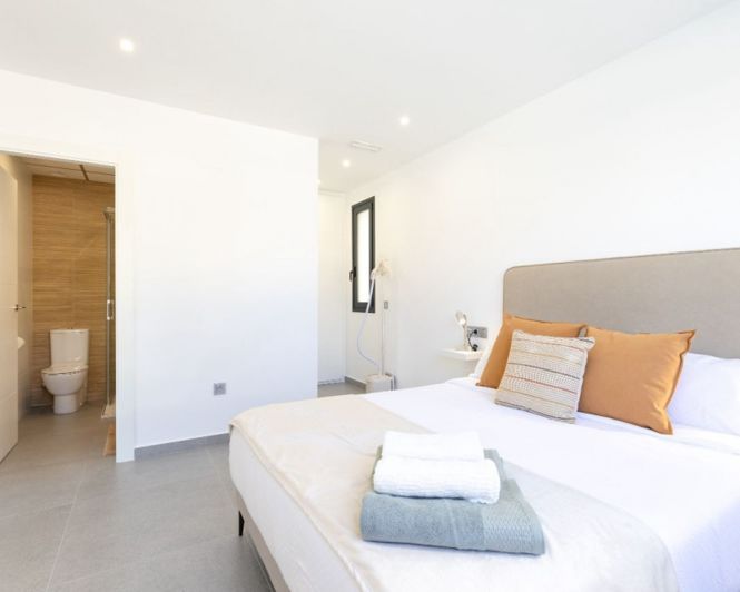 Image No.21-3 Bed Villa for sale