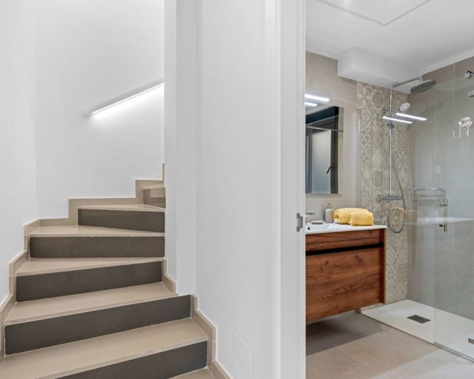 Image No.17-3 Bed Townhouse for sale